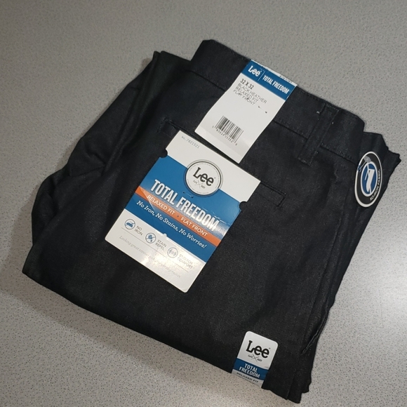 lee total freedom relaxed fit comfort stretch